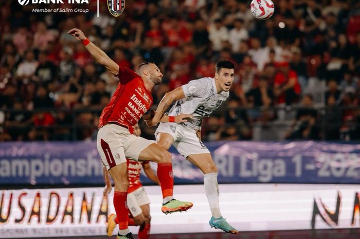 Suasana laga antara Bali United vs Borneo FC pada laga leg pertama perebutan peringkat ketiga terbaik Championship Series Liga 1 2023-2024.