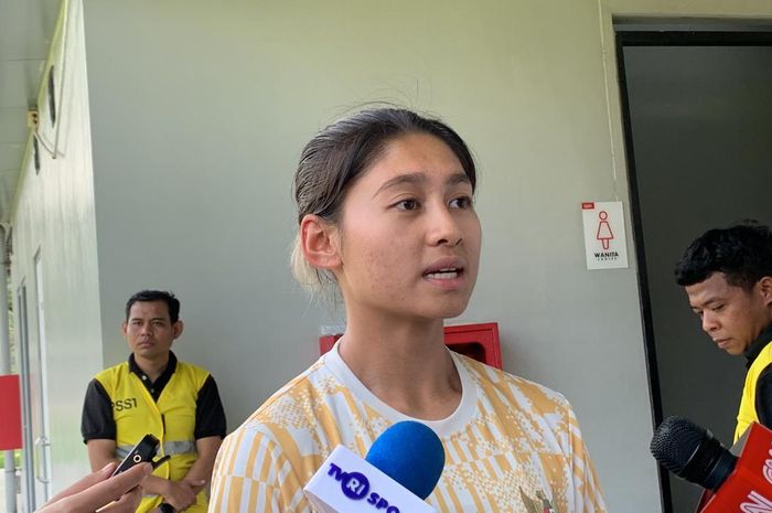 ucap Zahra saat ditemui awak media termasuk BolaSport.com seusai latihan timnas wanita Indonesia di Lapangan A Senayan, Jakarta Pusat, Senin (27/5/2024).