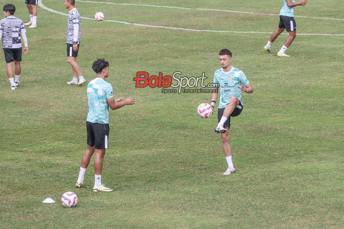 Ivar Jenner sedang berlatih bersama timnas Indonesia di Lapangan B, Senayan, Jakarta, Selasa (28/5/2024).