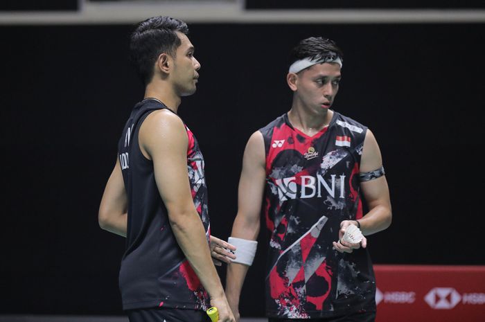 Ganda putra Indonesia, Fajar Alfian/Muhammad Rian Ardianto saat tampil pada babak 32 besar Singapore Open 2024 di Singapore Indoor Stadium, Singapura, Rabu (29/5/2024).