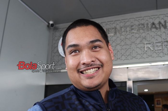 Menteri Pemuda dan Olahraga Republik Indonesia, Dito Ariotedjo, sedang memberikan keterangan kepada awak media di Kantor Kemenpora, Senayan, Jakarta, Rabu (29/5/2024).