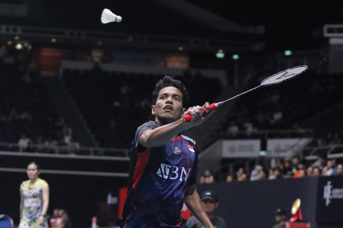 Tunggal putra Indonesia, Chico Aura Dwi Wardoyo, saat tampil pada babak pertama Singapore Open 2024 di Kallang, Singapura, 29 Mei 2024.