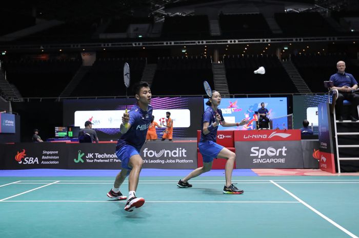 Pasangan ganda campuran Indonesia, Dejan Ferdinansyah/Gloria Emanuelle Widjaja, pada babak pertama Singapore Open 2024 di Singapore Indoor Stadium, Rabu (29/5/2024).