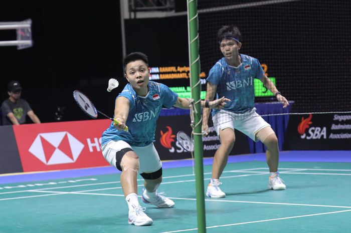 Ganda putri Indonesia, Apriyani Rahayu/Siti Fadia Silva Ramadhanti, saat tampil pada babak perempat final Singapore Open 2024 di Kallang, Singapura, 31 Mei 2024.