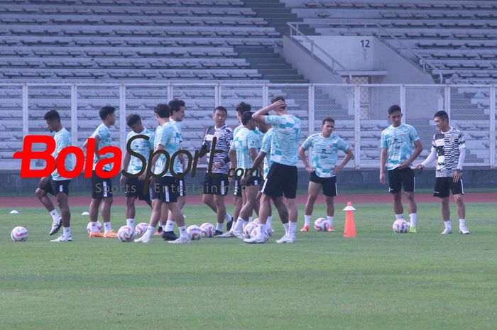 Pemain timnas Indonesia berlatih dI Stadion Madya, Senayan, Jakarta Pusat, Jumat (31/5/2024).