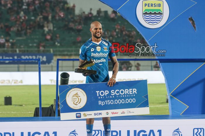 Pemain Persib Bandung, David Da Silva, mendapatkan gelar Top Score Liga 1 2023 di Stadion Gelora Bangkalan, Madura, Jawa Timur, Jumat (31/5/2024).