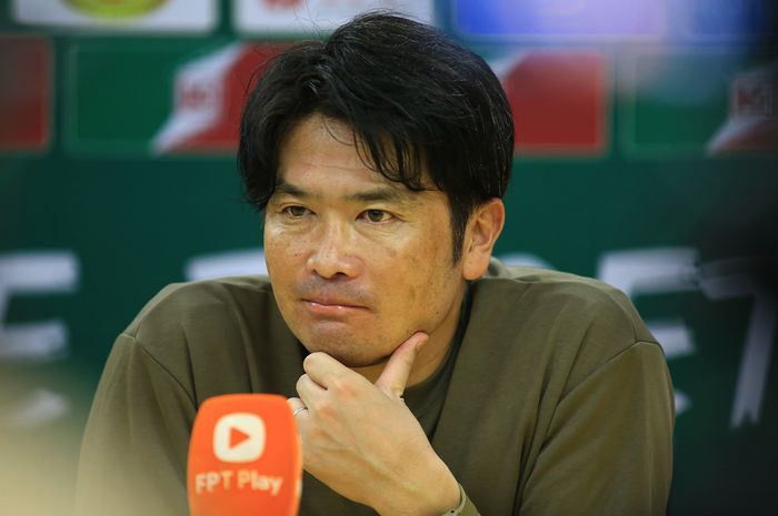 Pelatih Hanoi FC, Daiki Iwamasa.