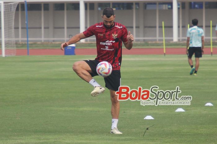 Bek Timnas Indonesia Jordi Amat telah bergabung dengan tim Merah Putih dan dipastikan bakal main lawan Tanzania.