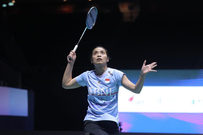 Aksi Gregoria Mariska Tunjung pada babak semifinal Singapore Open 2024 di Singapore Indoor Stadium, Singapura, Sabtu (1/6/2024).