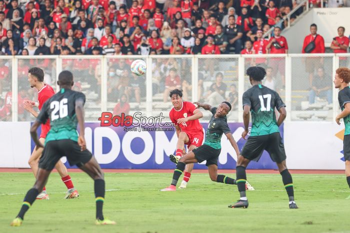 Rafael Struick (tengah) dipastikan menjadi salah satu pemain abroad yang bakal menyusul dan gabung dengan Timnas Indonesia apabila lolos ke semifinal ASEAN Cup 2024.