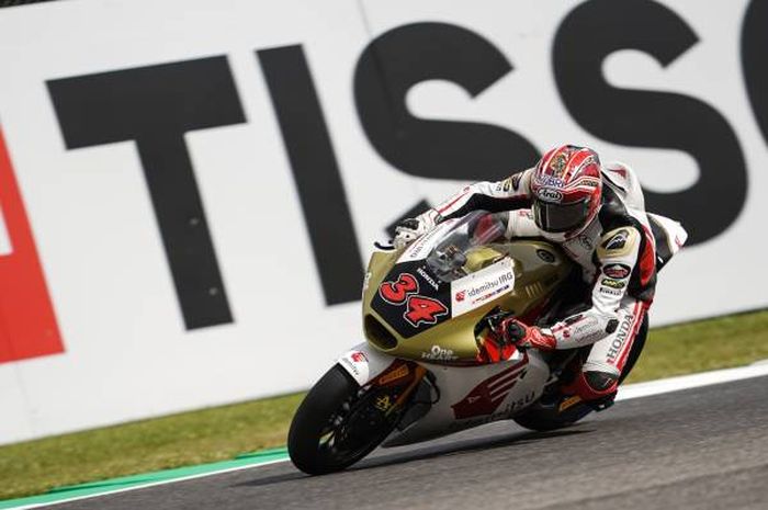 Bos Honda Team Asia, Hiroshi Aoyama membeberkan komentarnya soal aksi Mario Aji di Moto2 Inggris 2024.