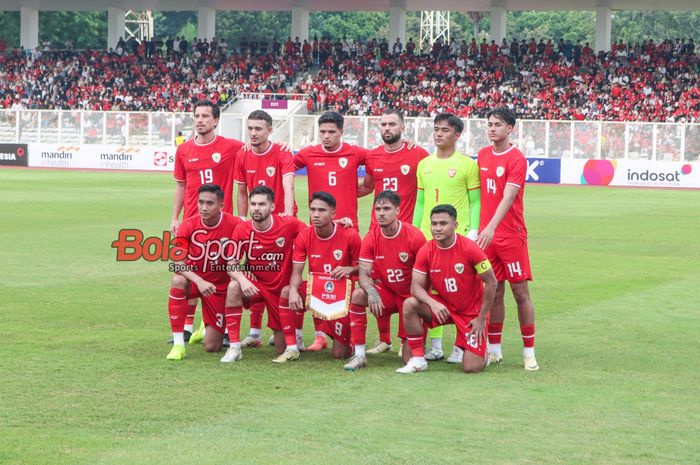 Skuat timnas Indonesia (skuad timnas Indonesia) sedang berfoto bersama di Stadion Madya, Senayan, Jakarta, Minggu (2/6/2024).