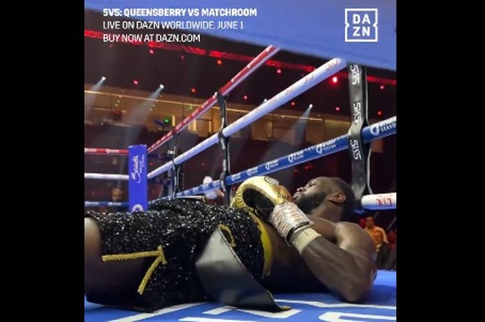 Mantan juara dunia tinju kelas berat WBC, Deontay Wilder, terkapar tidak berdaya setelah di-KO Zhilei Zhang, Minggu (2/6/2024) WIB di Riyadh.