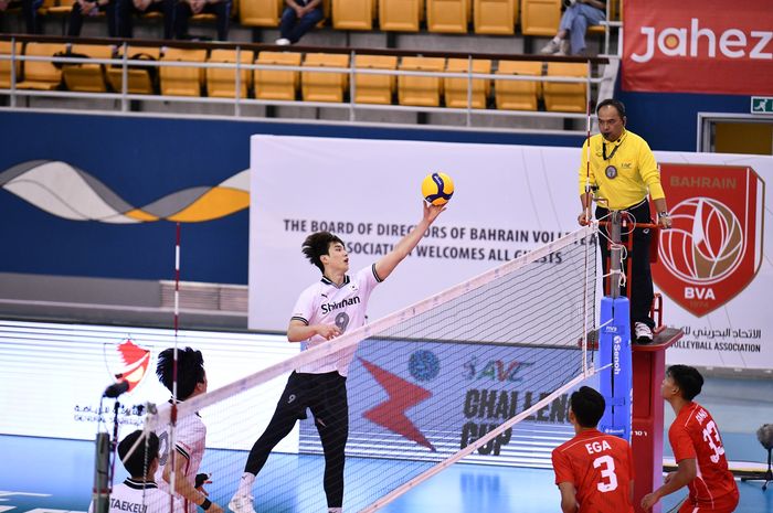 Tim voli putra Indonesia pada laga perdana Pul C AVC Challenge Cup 2024 menghadapi Korea Selatan pul C AVC Challenge Cup 2024, di Isa Town, Bahrain, Minggu (2/6/2024).