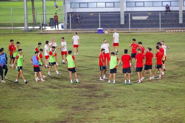 Timnas Irak menjalani latihan di lapangan B, Senayan, Jakarta, Minggu (2/6/2024).