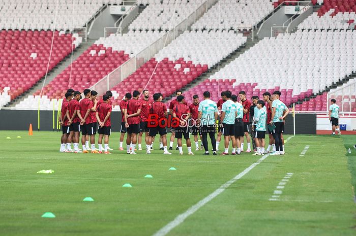 Suasana latihan timnas Indonesia di Stadion Utama Gelora Bung Karno, Senayan, Jakarta, Rabu (5/6/2024). Indonesia butuh satu kemenangan untuk lolos ke babak ketiga Kualifikasi Piala Dunia. Jika ini tercapai, Indonesia berencana akan tampil di Surabaya.