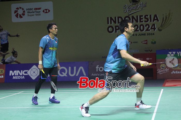 Ganda putra, Mohammad Ahsan/Hendra Setiawan, meraih kemenangan di babak pertama Indonesia Open 2024, Rabu (5/6/2024) di Istora Senayan.