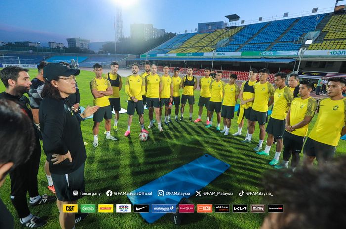 Kim Pan-gon memimpin sesi latihan Timnas Malaysia jelang pertandingan melawan tuan rumah Kirgistan di Kualifikasi Piala Dunia 2026 zona Asia.