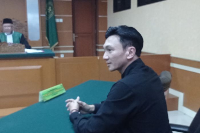 Perceraian Anji Manji dan Wina Natalia bakal diputus 2 pekan lagi.