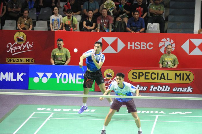 Pasangan ganda putra Indonesia, Sabar Karyaman Gutama/Moh Reza Pahlevi Isfahani, pada babak perempat final Indonesia Open 2024 di Istora Senayan, Jakarta, Jumat (7/6/2024).