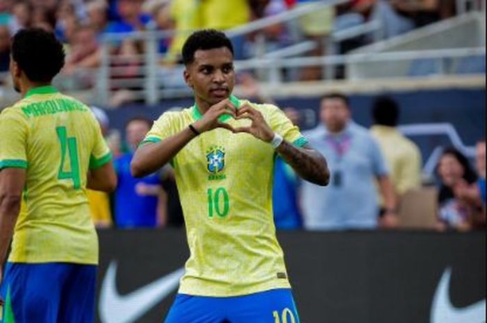 Selebrasi winger TImnas Brasil, Rodrygo, usai membobol gawang Amerika Serikat, Kamis (13/6/2024)