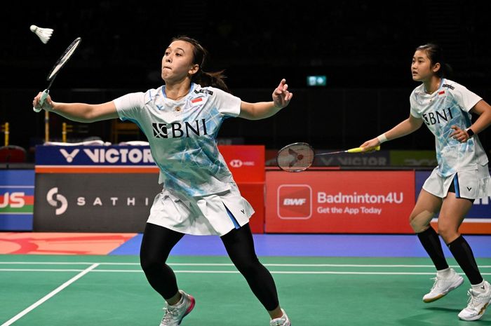 Pasangan ganda putri Indonesia, Febriana Dwipuji Kusuma/Amallia Cahaya Pratiwi, pada semifinal Australian Open 2024 di Sydney Olympic Park, Australia, Sabtu (15/6/2024).