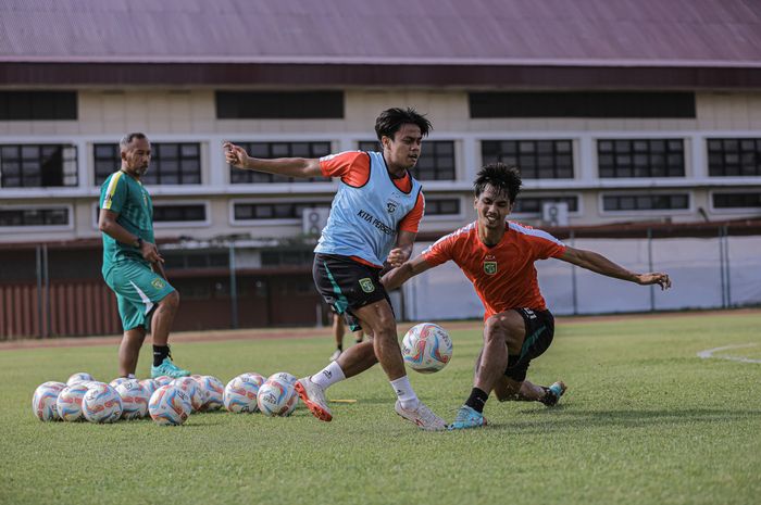 Gelandang Persebaya Surabaya, Andre Oktaviansyah.