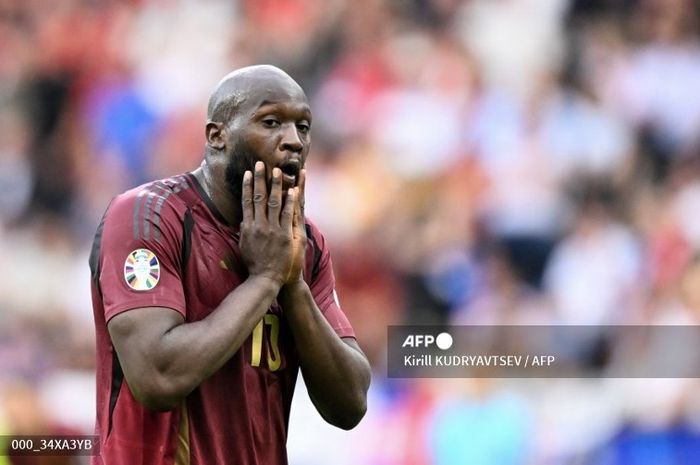 Penyerang Timnas Belgia, Romelu Lukaku, mendapati 2 golnya dianulir VAR dalam laga melawan Slovakia di EURO 2024, Senin (17/6/2024) di Frankfurt.