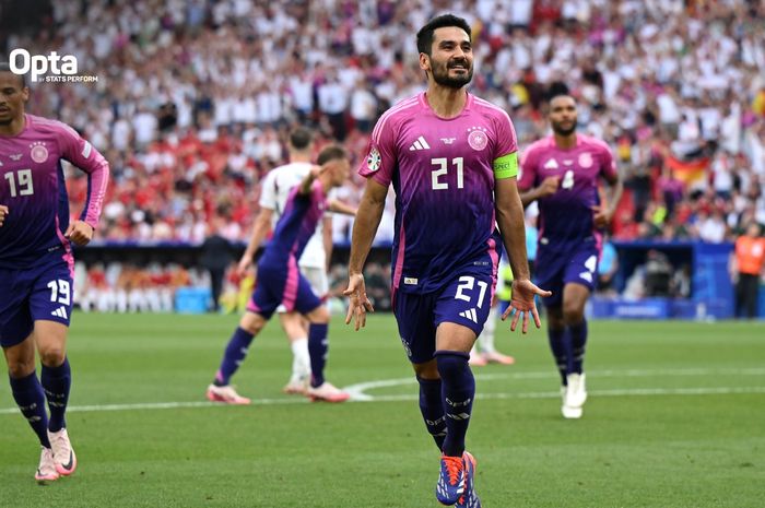 Kapten tim nasional Jerman, Ilkay Guendogan selebrasi atas gol yang ia cetak ke gawang timnas Hungaria pada laga matchday kedua Euro 2024 di MHPArena Stuttgart, Rabu (19/6/2024).