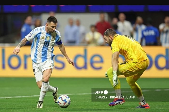 Momen Lionel Messi gagal cetak gol dalam situasi satu lawan satu dengan kiper lawan pada laga timnas Argentina vs Kanada, matchday 1 Copa America 2024, di Atlanta (20/6/2024).