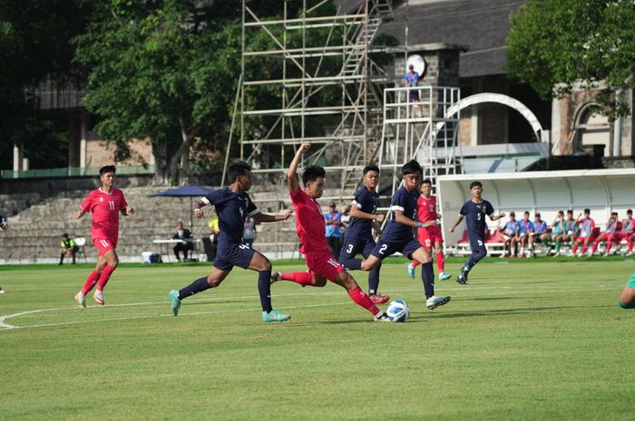 Vietnam vs Brunei Darussalam pada laga pertama Grup B ASEAN Cup U-16 2024 di Stadion Sriwedari, Solo, Jawa Tengah, Sabtu (22/6/2024). 