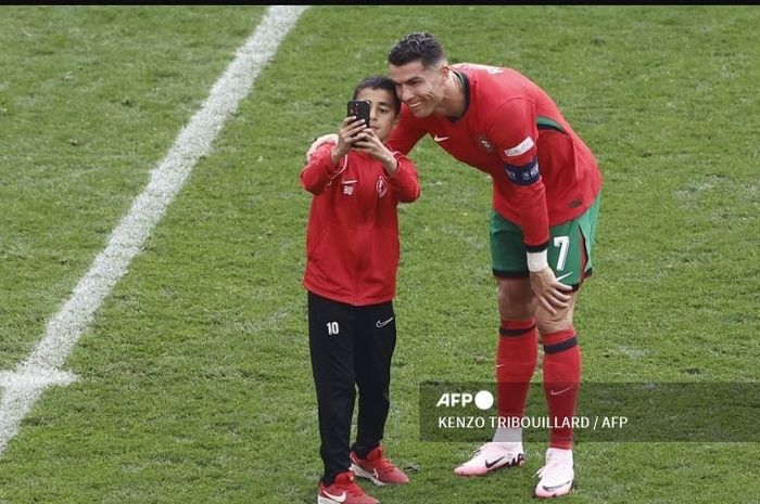 Momen Cristiano didatangi penyusup cilik dalam matchday kedua EURO 2024.