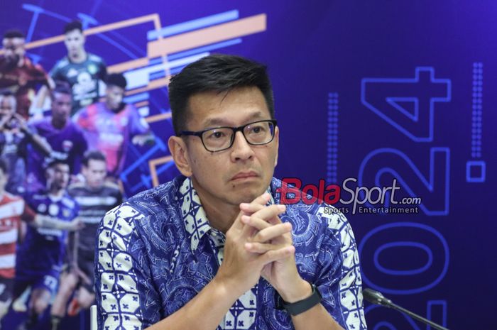 Komisaris PT LIB (Liga Indonesia Baru), Teddy Tjahjono, saat hadir dalam sesi jumpa pers di Hotel Fairmont, Senayan, Jakarta, Rabu (26/6/2024).