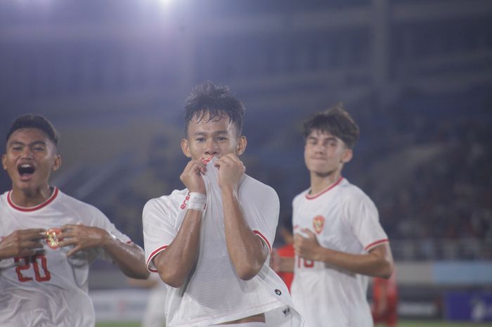 Pemain timnas U-16 Indonesia, Muhammad Zahaby saat melalukan selebrasi ke gawang timnas U-16 Laos, Kamis (27/6/2024).