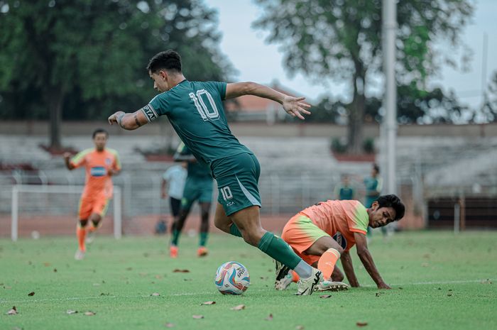 Bruno Moreira memutuskan mengambil alih nomor punggung 10 di Persebaya Surabaya.