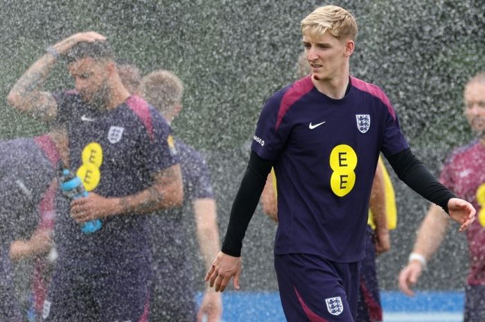 Anthony Gordon dalam sesi latihan timnas Inggris pada EURO 2024.