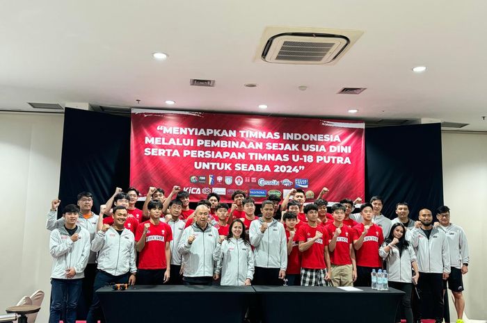 Konferensi Pers PERBASI yang bertajuk Menyiapkan Timnas Indonesia Melalui Pembinaan Sejak Usia Dini Serta Persiapan Timnas U-18 Putra untuk SEABA 2024, yang diselenggarakan di Gading Serpong, Kamis (27/6/2024).