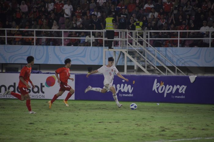 Pelatih Timnas U-17 Indonesia Nova Arianto mengakui kaget saat tahu Matthew Baker mendapat panggilan ke timnas U-17 Australia.