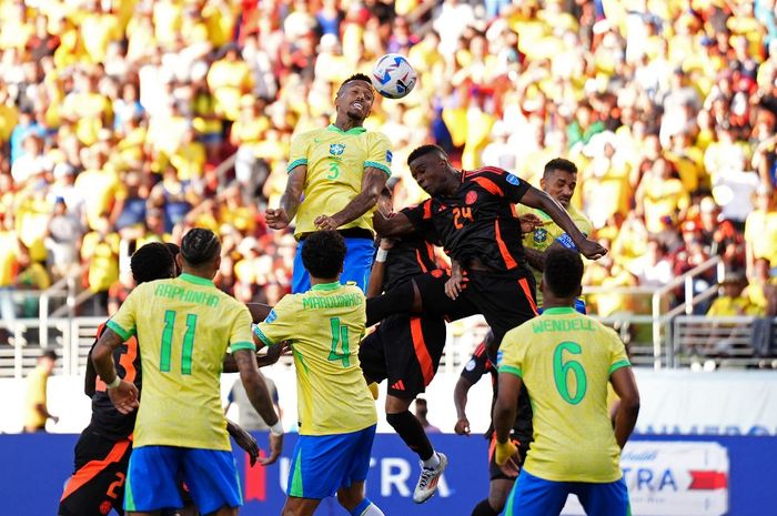 Duel Timnas Brasil vs Timnas Kolombia berakhir sama kuat dengan skor 1-1.