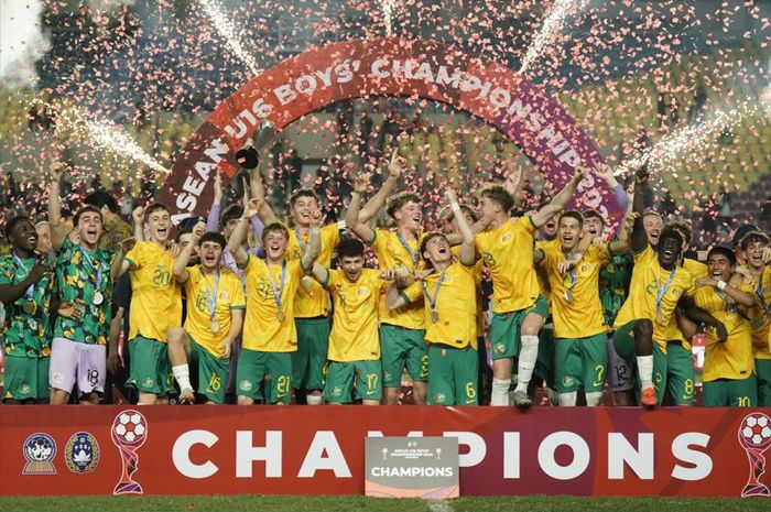 Selebrasi pemain Australia saat menjuarai ASEAN Cup U-16 2024 di Stadion Manahan, Solo pada Rabu (3/7/2024).