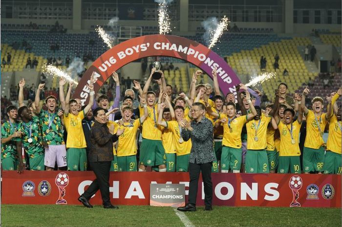 Selebrasi pemain Australia saat menjuarai ASEAN Cup U-16 2024 di Stadion Manahan, Solo pada Rabu (3/7/2024).