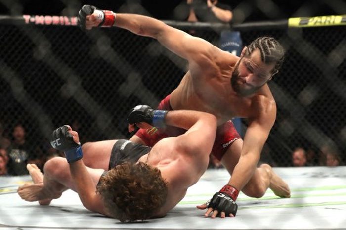 LJorge Masvidal menang KO dalam waktu hanya 5 detik atas Ben Askren di UFC 239, 6 Juli 2019 di Las Vegas.