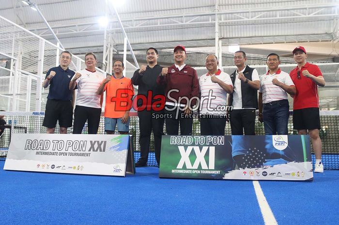 Menteri Pemuda dan Olahraga Republik Indonesia, Dito Ariotedjo, dan ditemani salah satunya oleh Marciano Norman selaku Ketua Umum KONI Pusat dalam acara PBPI Road To PON di Padel Pro Kemang, Jakarta, 7 Juli 2024.