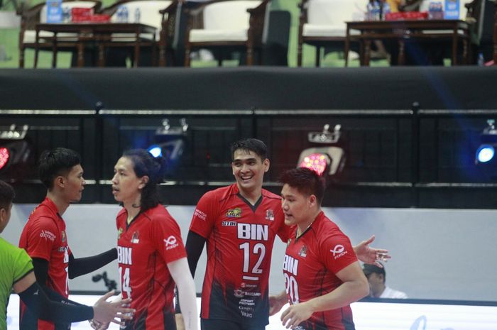 Para pemain Jakarta STIN BIN ketika melawan Jakarta Bhayangkara Presisi pada putaran I final four Proliga 2024, Minggu (7/7/2024)