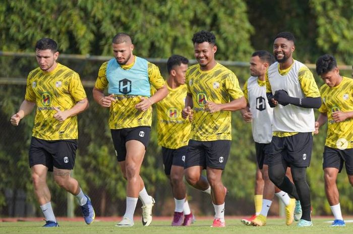 Para Pemain Barito Putera saat menjalani latihan bersama tim Jelang Liga 1 2024/2025.