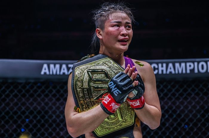 Juara kelas atom MMA ONE Championship, Stamp Fairtex, masih menjalani pemulihan setelah mengalami cedera.