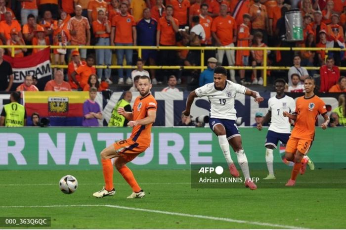 Ollie Watkins mencetak gol penentu kemenangan 2-1 Timnas Inggris atas Belanda pada babak semifinal EURO 2024, Rabu (10/7/2024) di Dortmund.