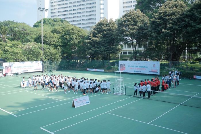 Sebanyak 115 atlet Soft Tennis dari 17 Provinsi di Indonesia mengikuti Kejuaraan Nasional (Kejurnas) yang dilaksanakan pada 11-13 Juli di Lapangan Tenis Hotel Borobudur Jakarta. 