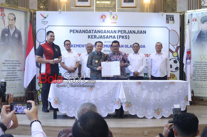 Penandatanganan Perjanjian Kerjasama (PKS) antara Kementerian Pemuda dan Olahraga dengan Komite Olahraga Nasional Indonesia (KONI) Pusat.