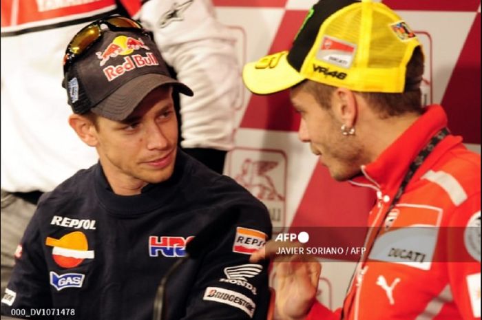 Mantan pembalap MotoGP, Casey Stoner menyibak rasa hormatnya pada sosok Valentino Rossi.